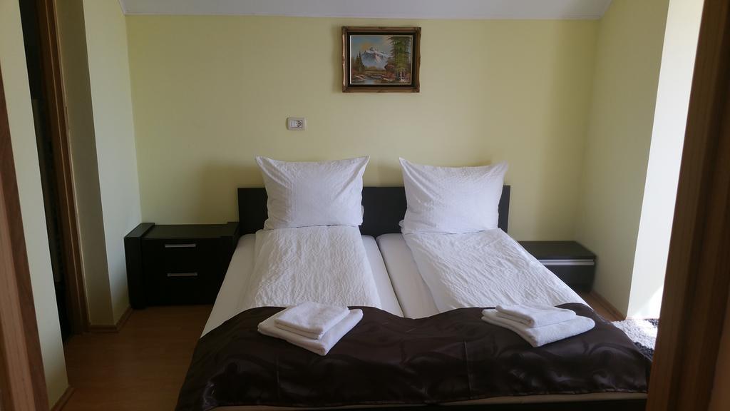 Family Pension Arad Exterior foto