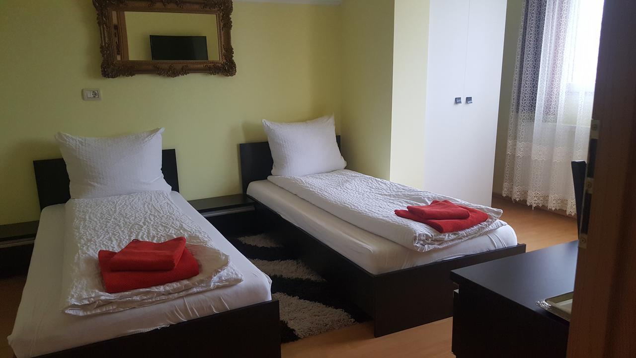 Family Pension Arad Exterior foto